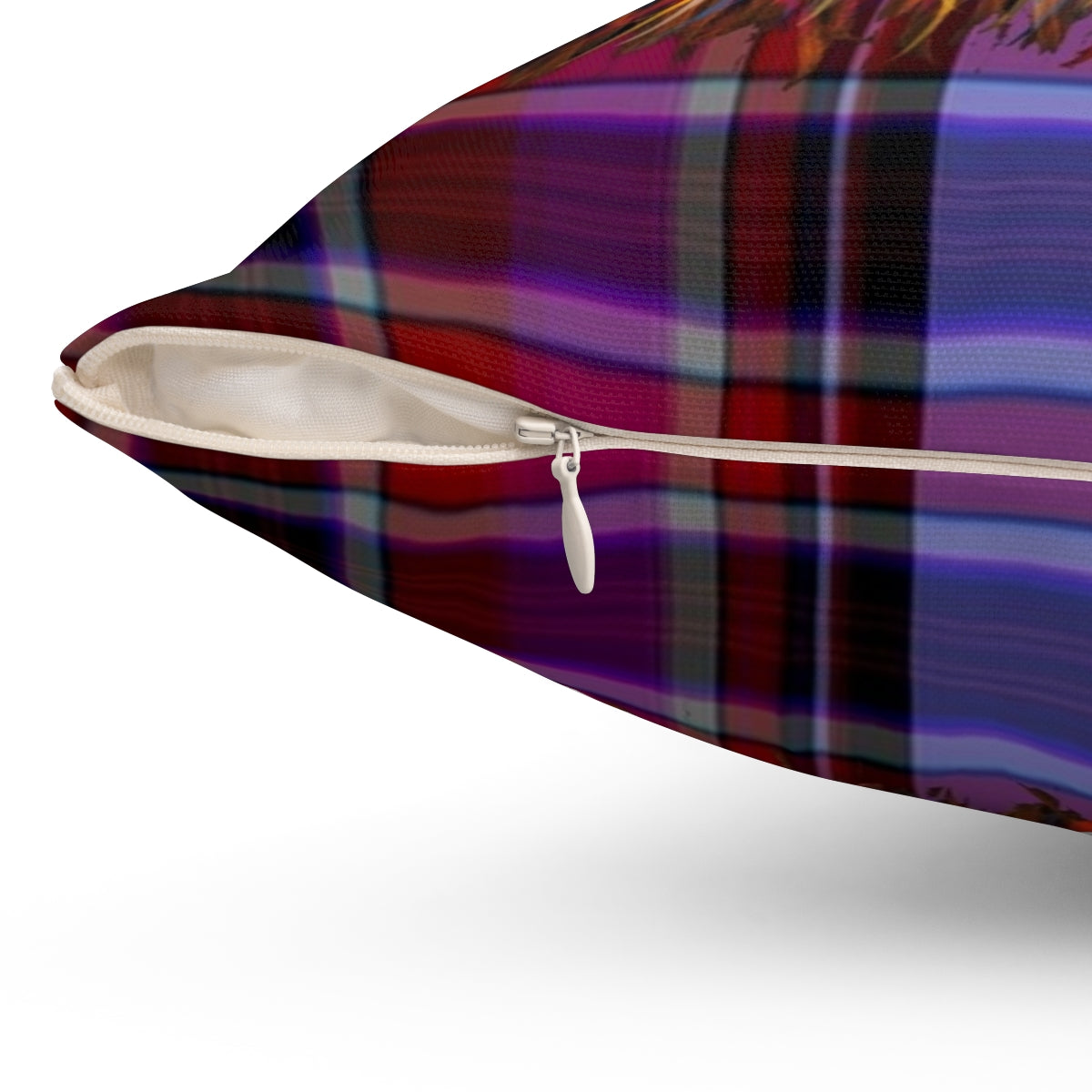 Cozy tartan print pillow featuring a charming highland cow illustration - Detail