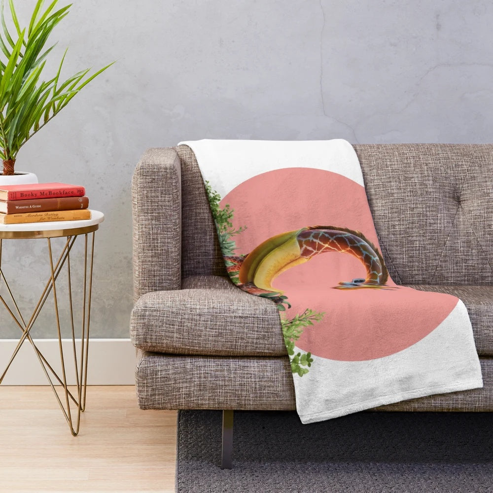 Soft and cuddly giraffe-patterned plush blanket for home decor