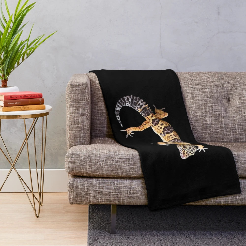 Leopard gecko plush blanket with cute animal print design