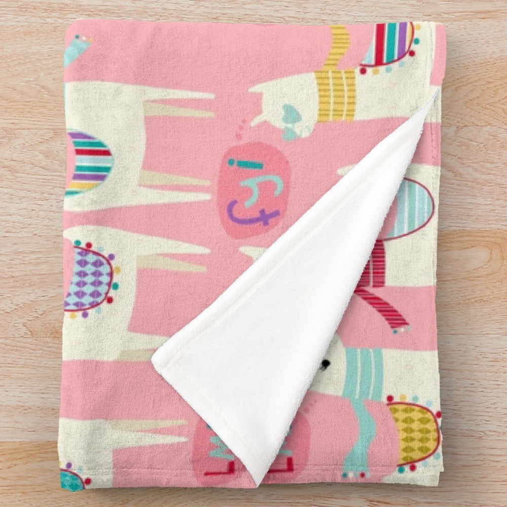 Soft and Cuddly Tween Llamas Plush Blanket for Cozy Bedrooms