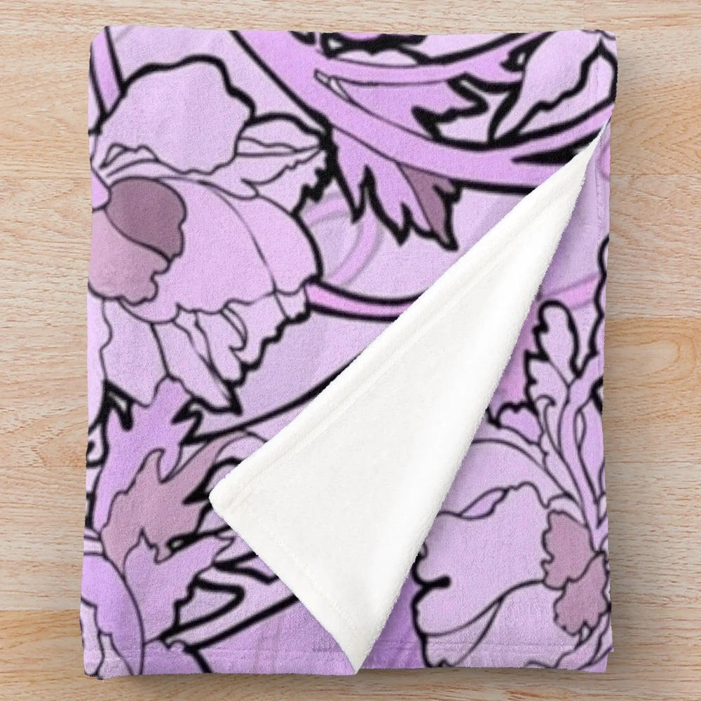 Alphonse Mucha-inspired floral pattern plush blanket