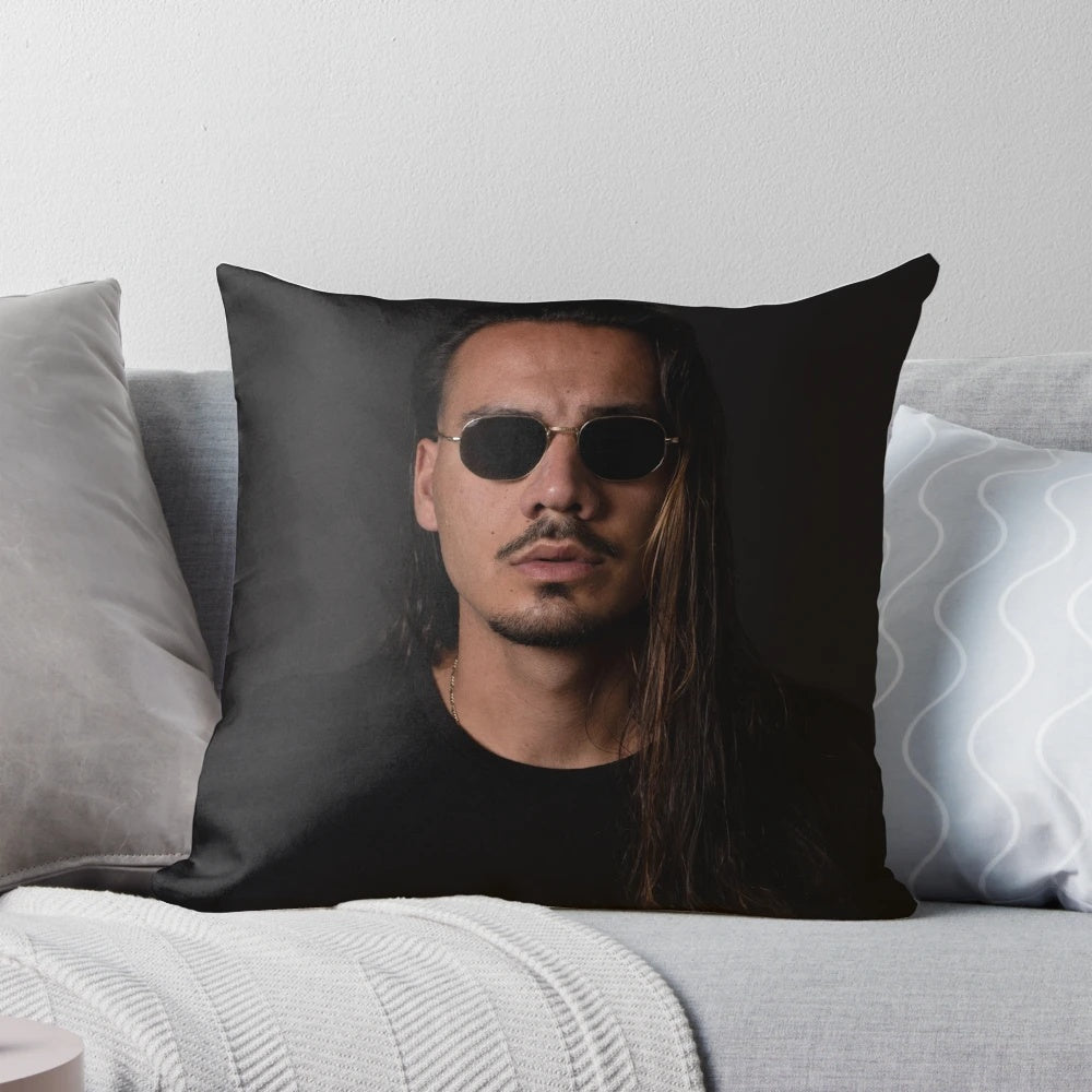 Apache 207 "Wenn Meine Wespe Ma' Wieder Rollt" decorative pillow
