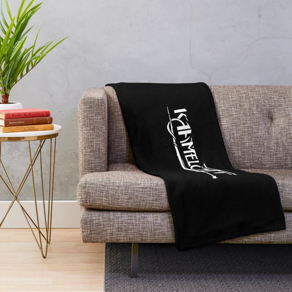 Kaamelott-themed plush blanket featuring characters from the popular medieval comedy series