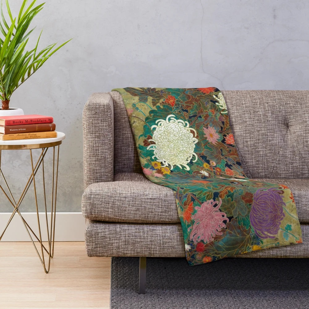 Flower plush blanket featuring Japanese-style painting