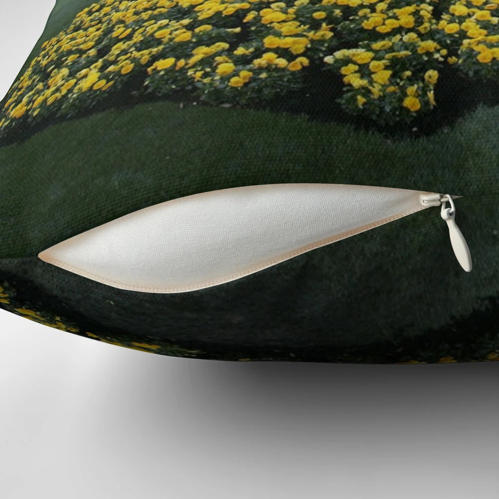 Augusta National Golf Club-themed outdoor throw pillow