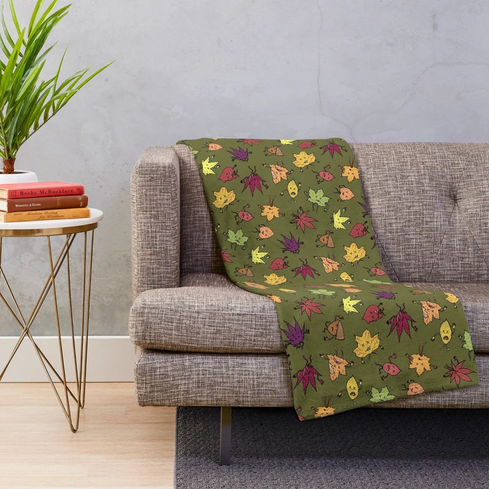 Autumn plush blanket with a dead leaf pattern design
