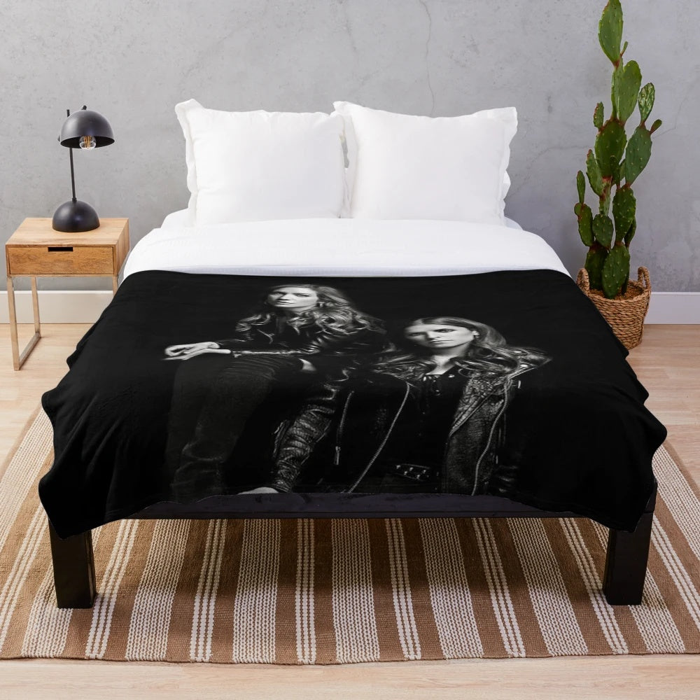 Bechloe-inspired plush blanket in black color