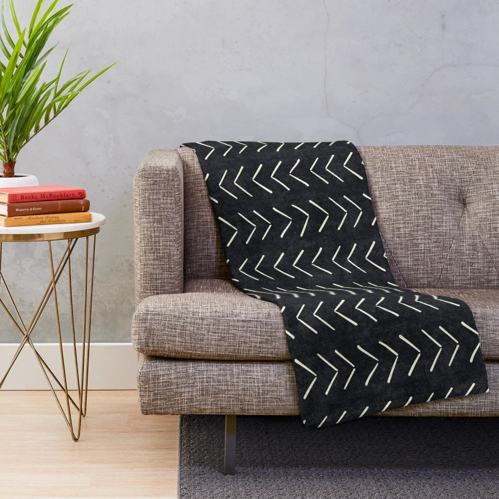 Boho geometric black and white arrow pattern plush blanket