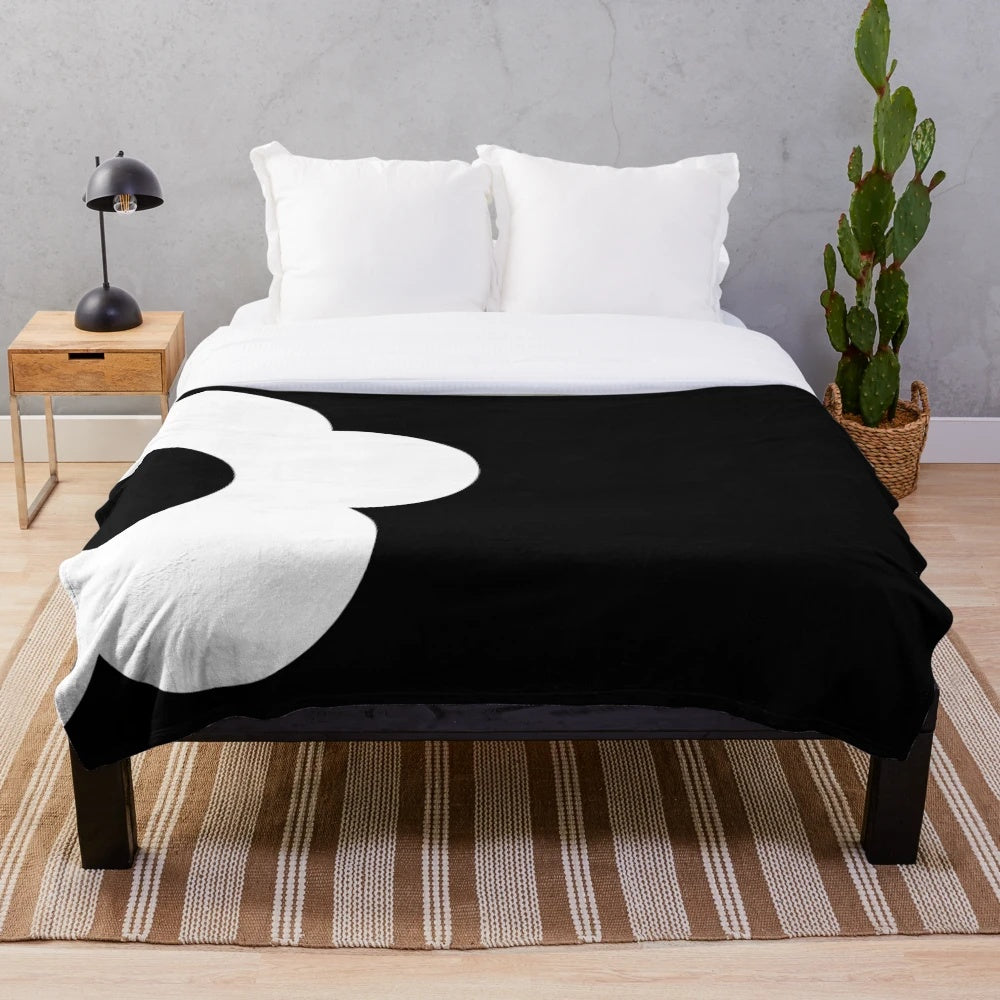 Retro floral plush blanket with bold contrast design