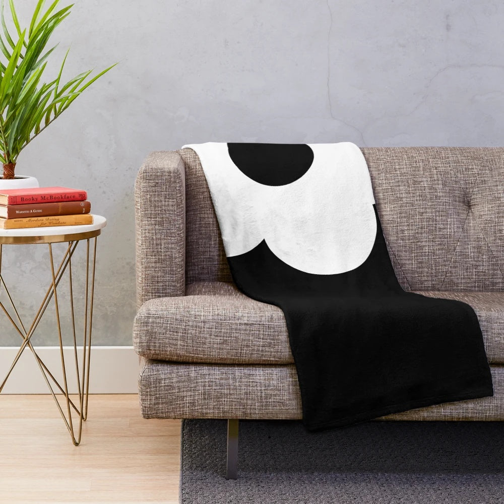 Retro floral plush blanket with bold contrast design