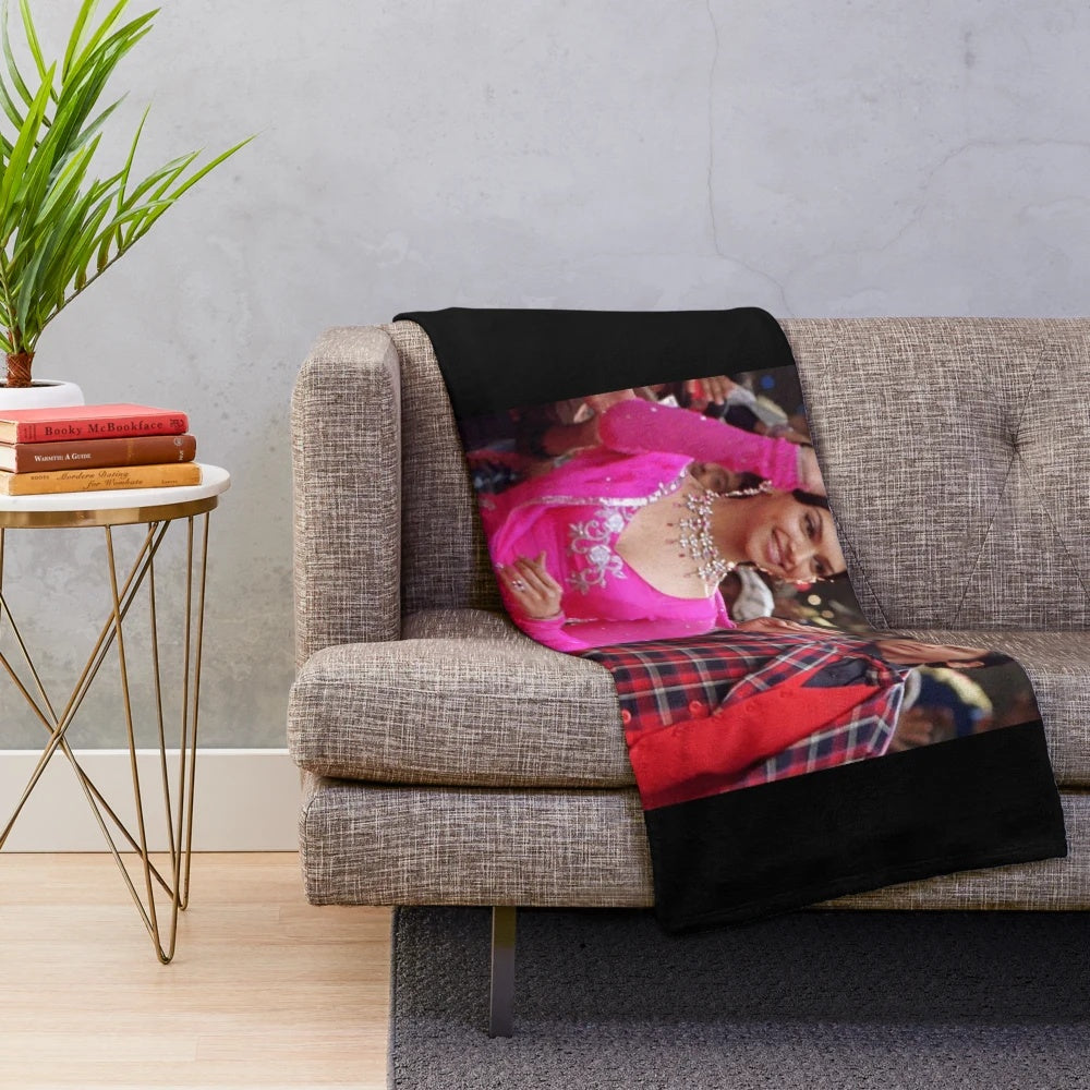 Bollywood-inspired SRK and Deepika plush blanket