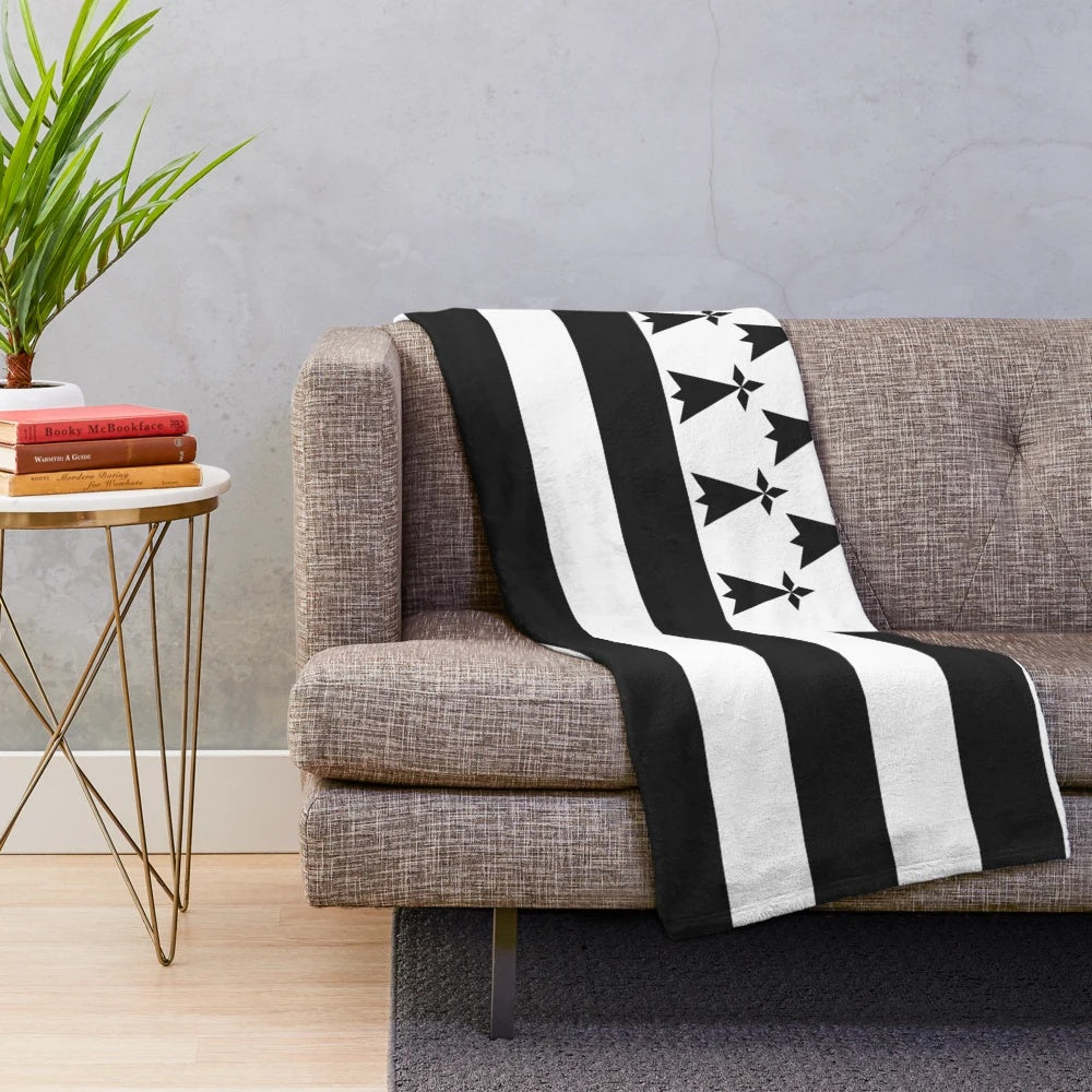 Breton flag plush blanket with ermine and gwenn ha du design