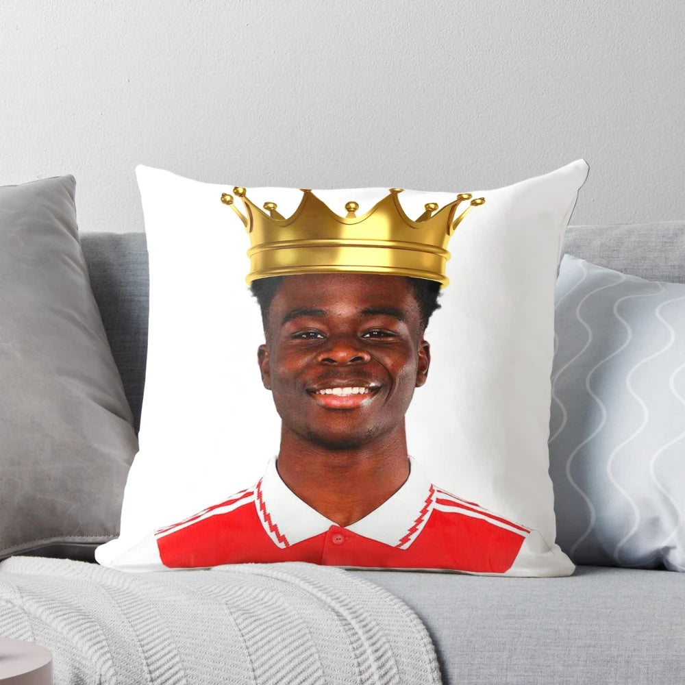 A soft and comfortable king-sized pillow featuring the image of Bukayo Saka, the talented young footballer playing for Arsenal and the English national team.