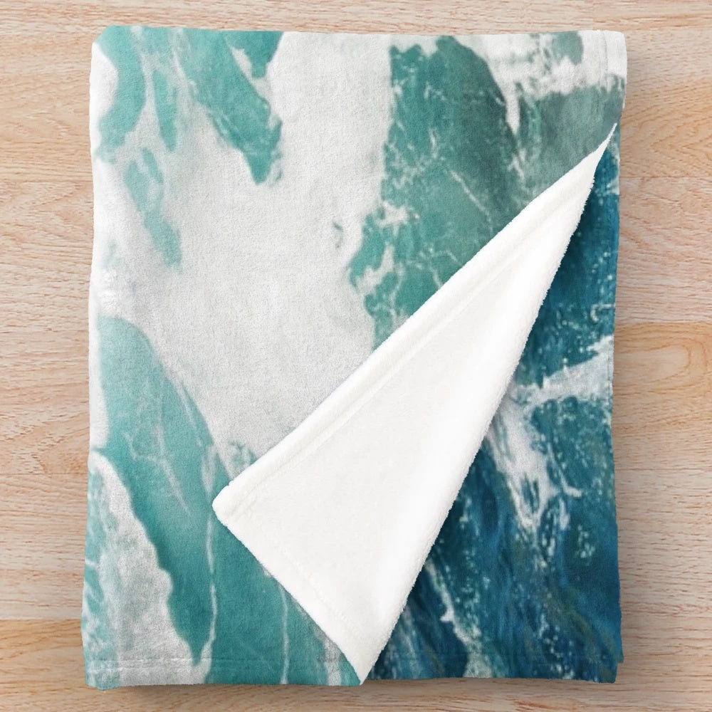 Blue ocean waves plush blanket