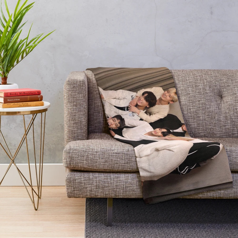 ATEEZ anniversary-themed plush blanket