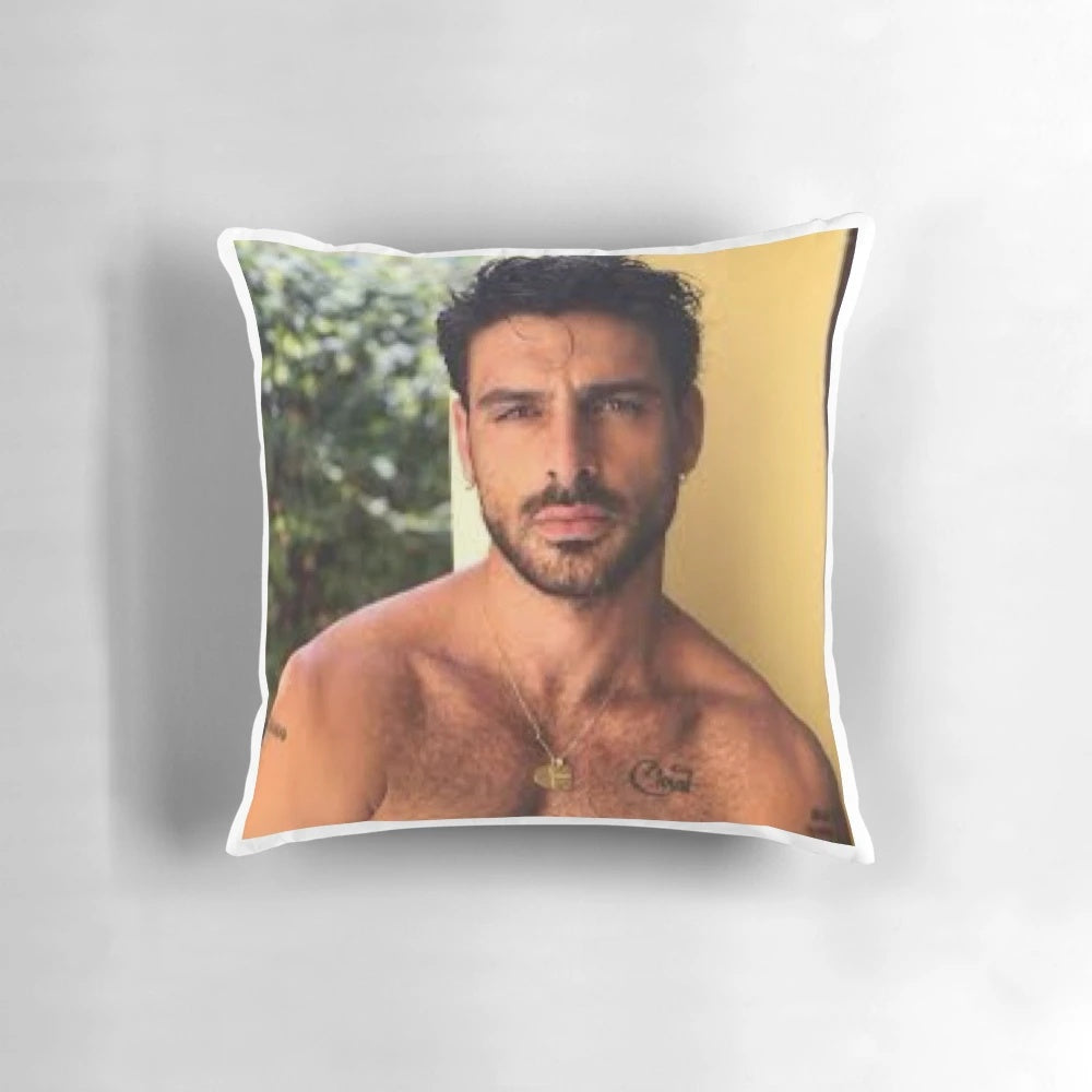 Decorative pillow featuring a portrait of the Italian actor Michele Morrone
