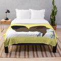Cozy moon-themed plush blanket for a comfortable and relaxing bedtime experience