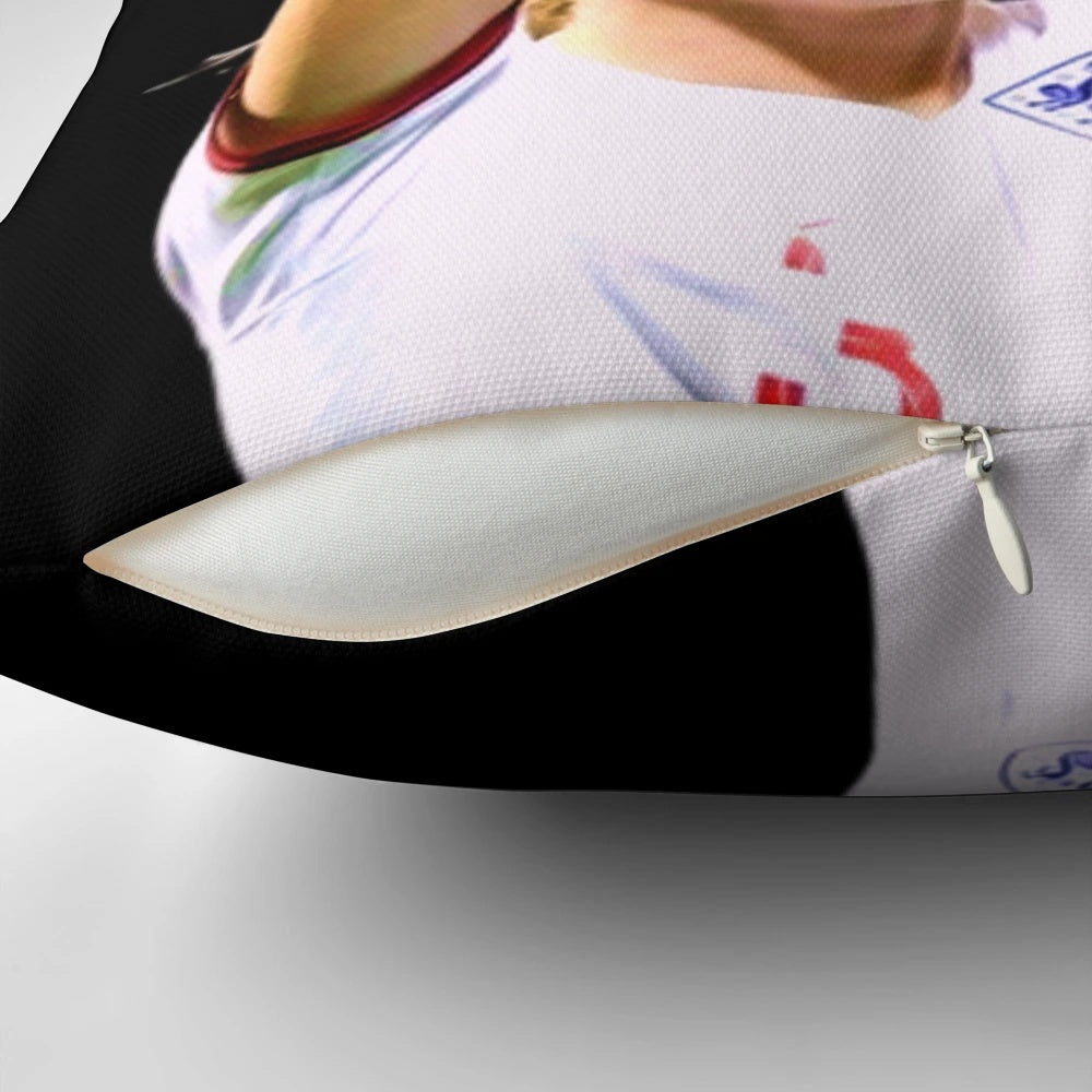 Soft and stylish pillow featuring the crest of Arsenal Women's Super League team and text "Leah Williamson heart