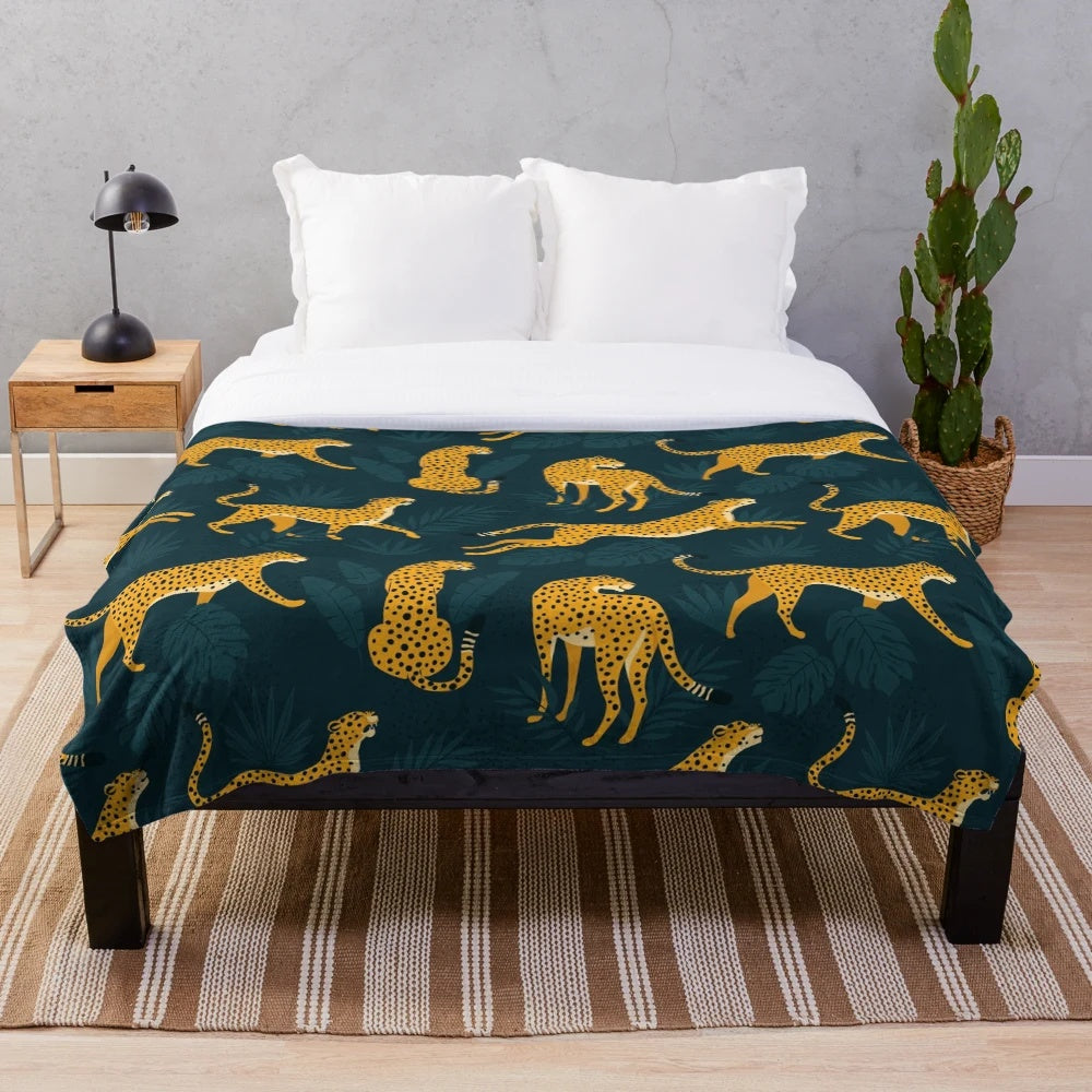Cheetah Pattern Plush Blanket