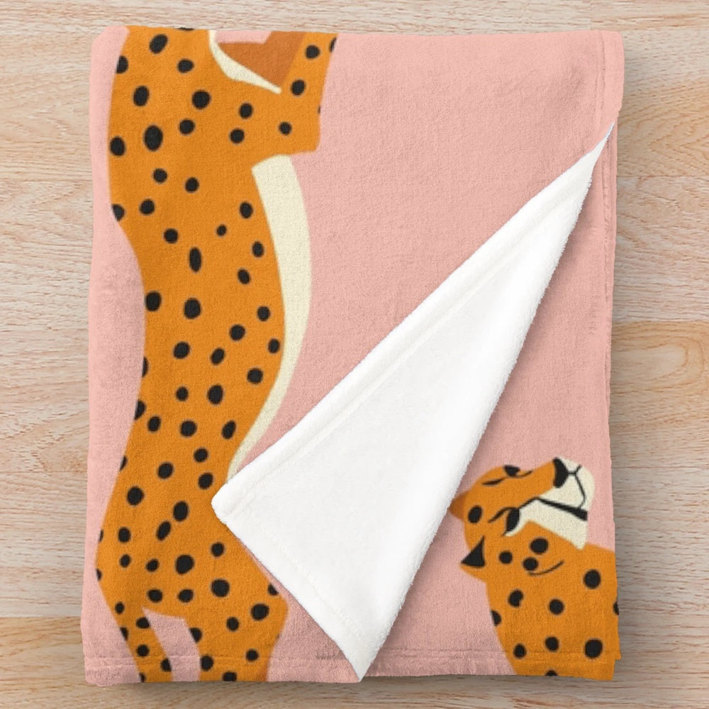 Cheetah pattern plush blanket in pink