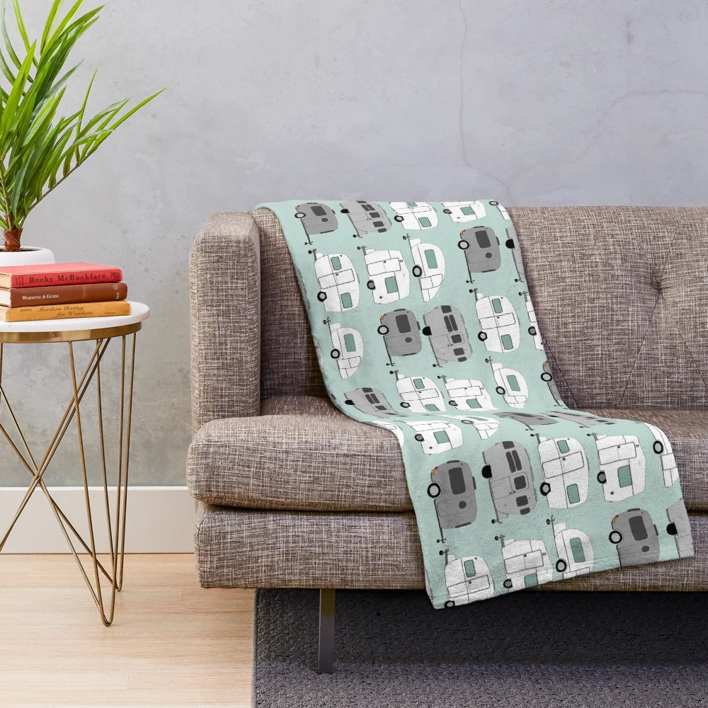 Chromatic vintage caravan pattern plush blanket