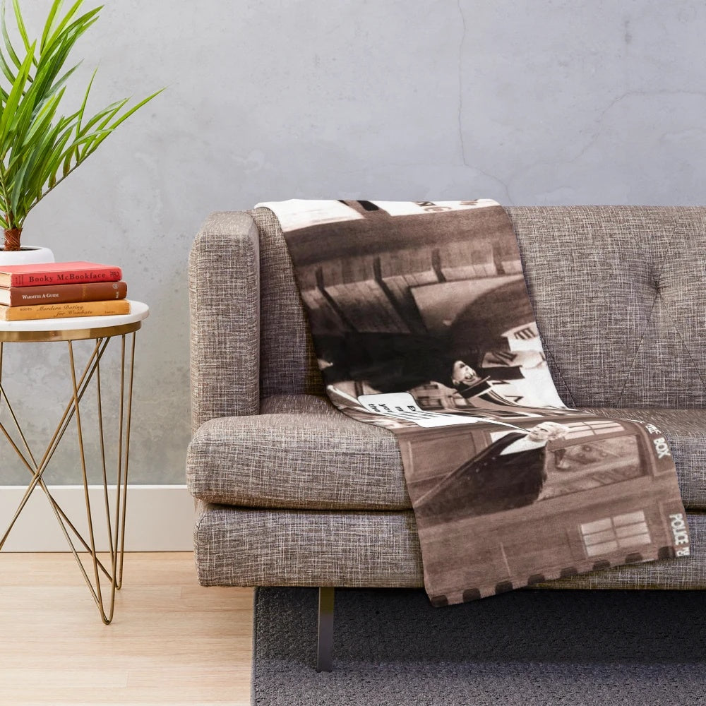 Classic Hollywood Plush Blanket with Silver Screen Inspired Design