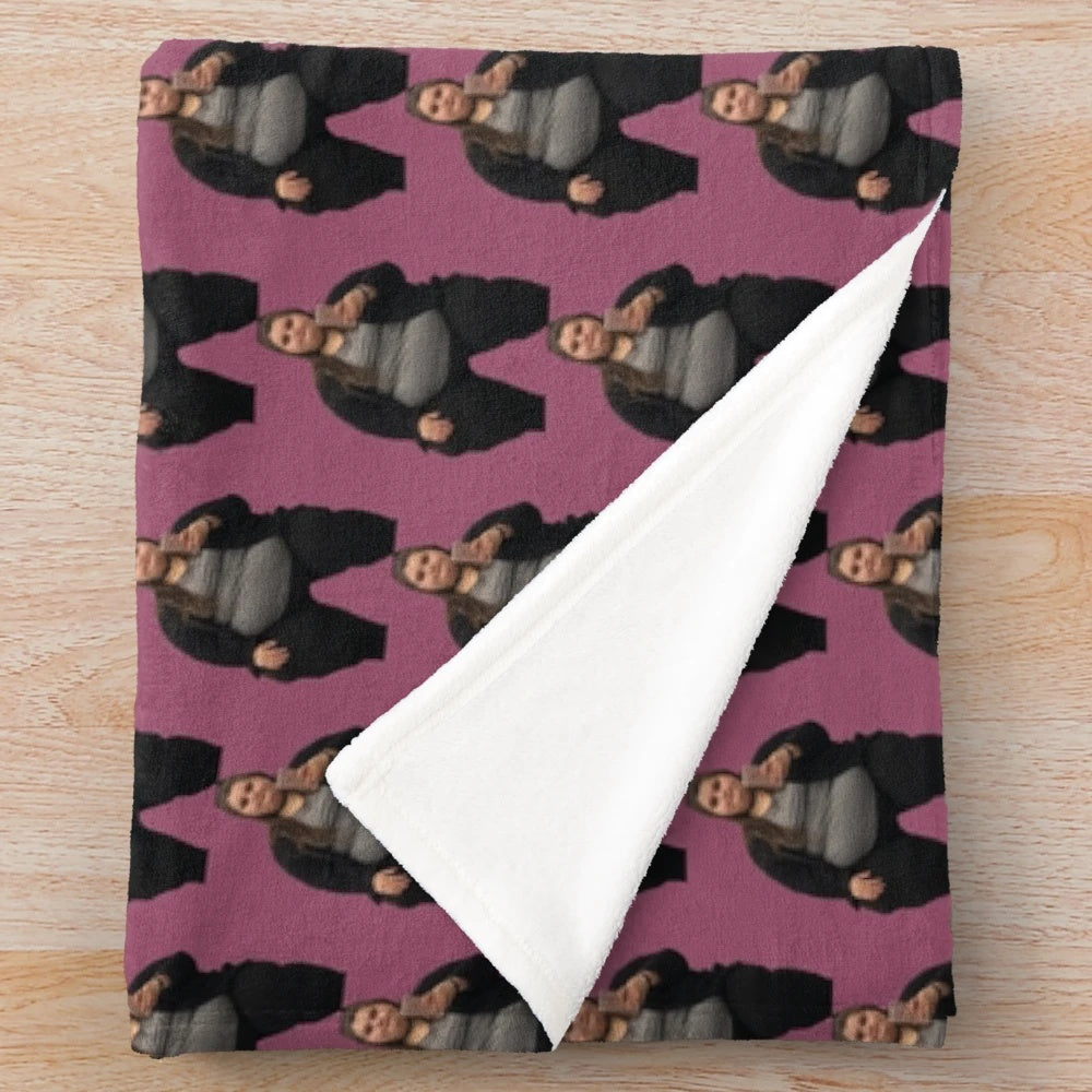 Amberlynn Reid-inspired plush blanket featuring a soft, cozy design