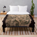 Cthulhu the Ancient plush blanket for HP Lovecraft fans