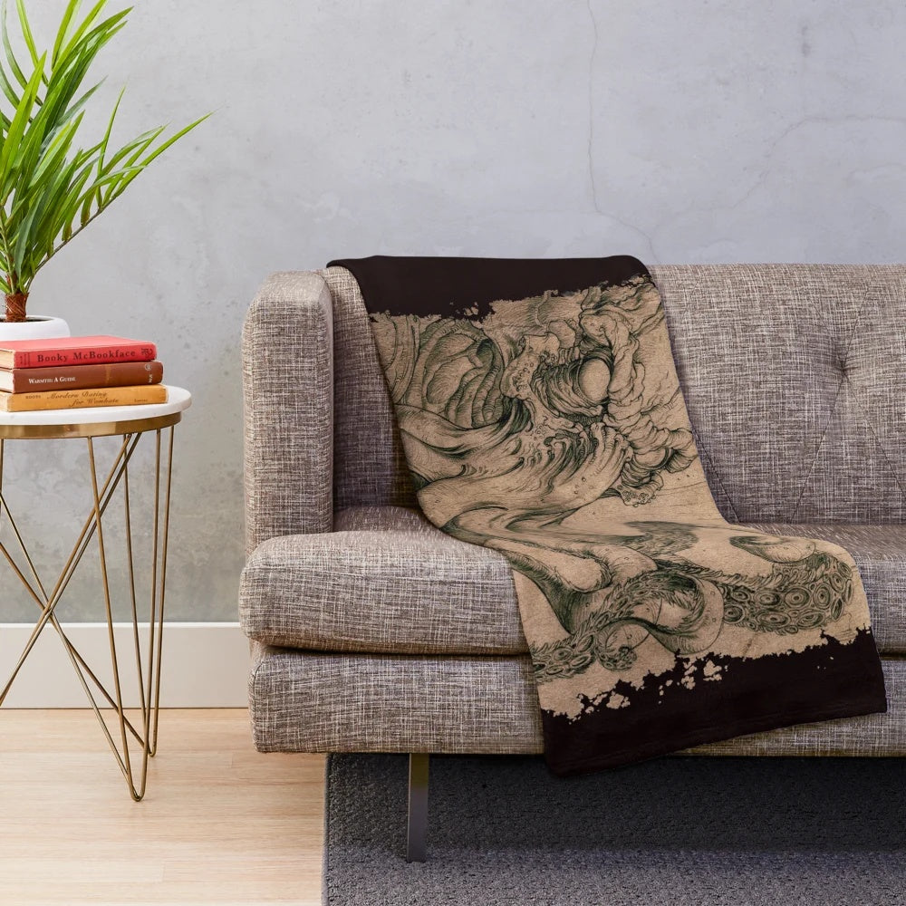 Cthulhu the Ancient plush blanket for HP Lovecraft fans