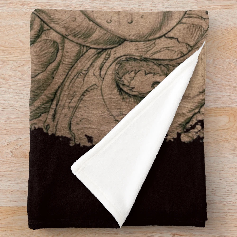 Cthulhu the Ancient plush blanket for HP Lovecraft fans