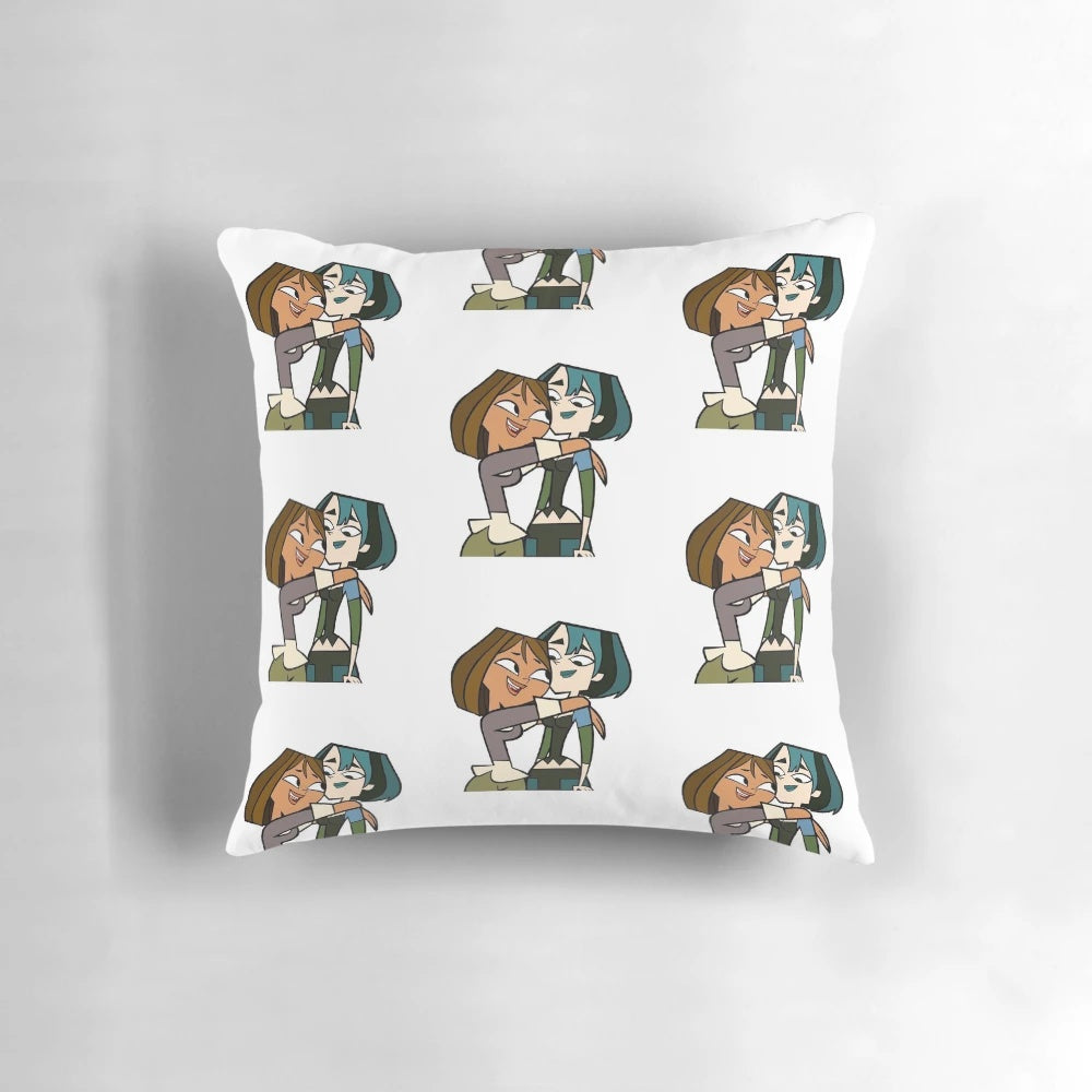 Courtney and Gwen from Total Drama Relationship Pillow