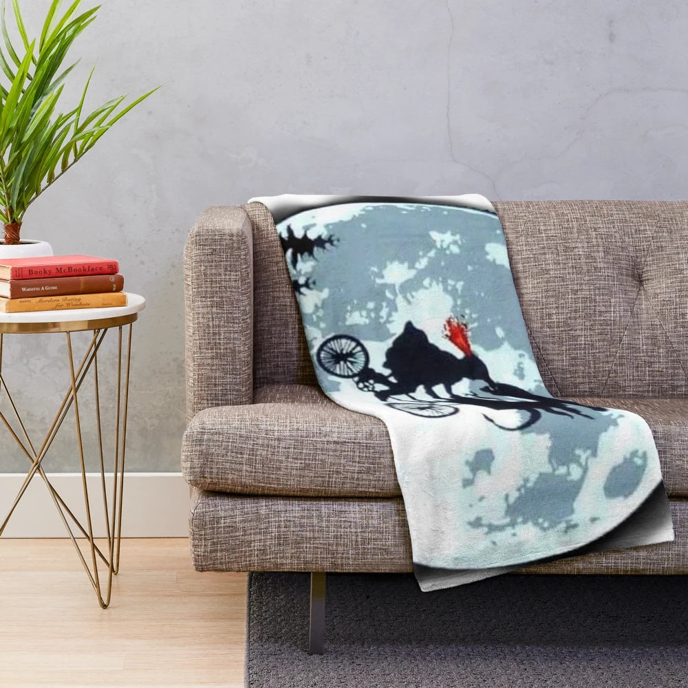 Soft and plush alien-inspired blanket