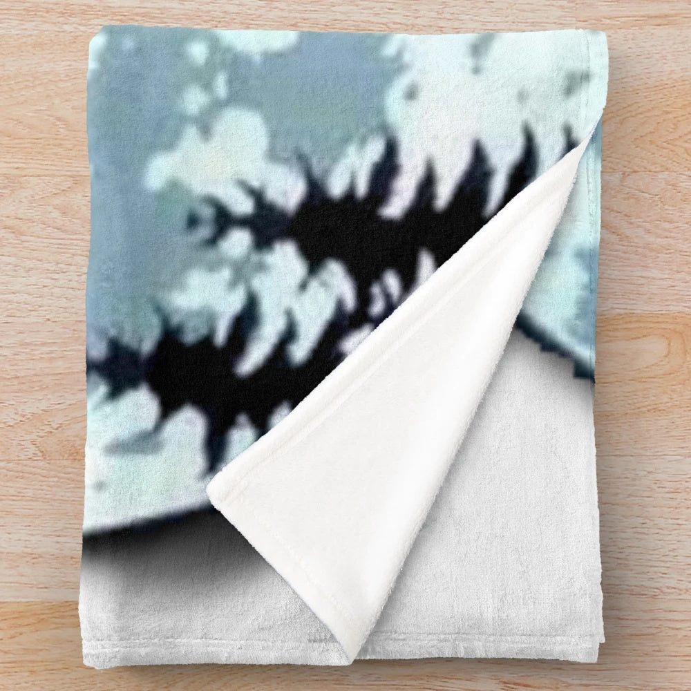 Soft and plush alien-inspired blanket
