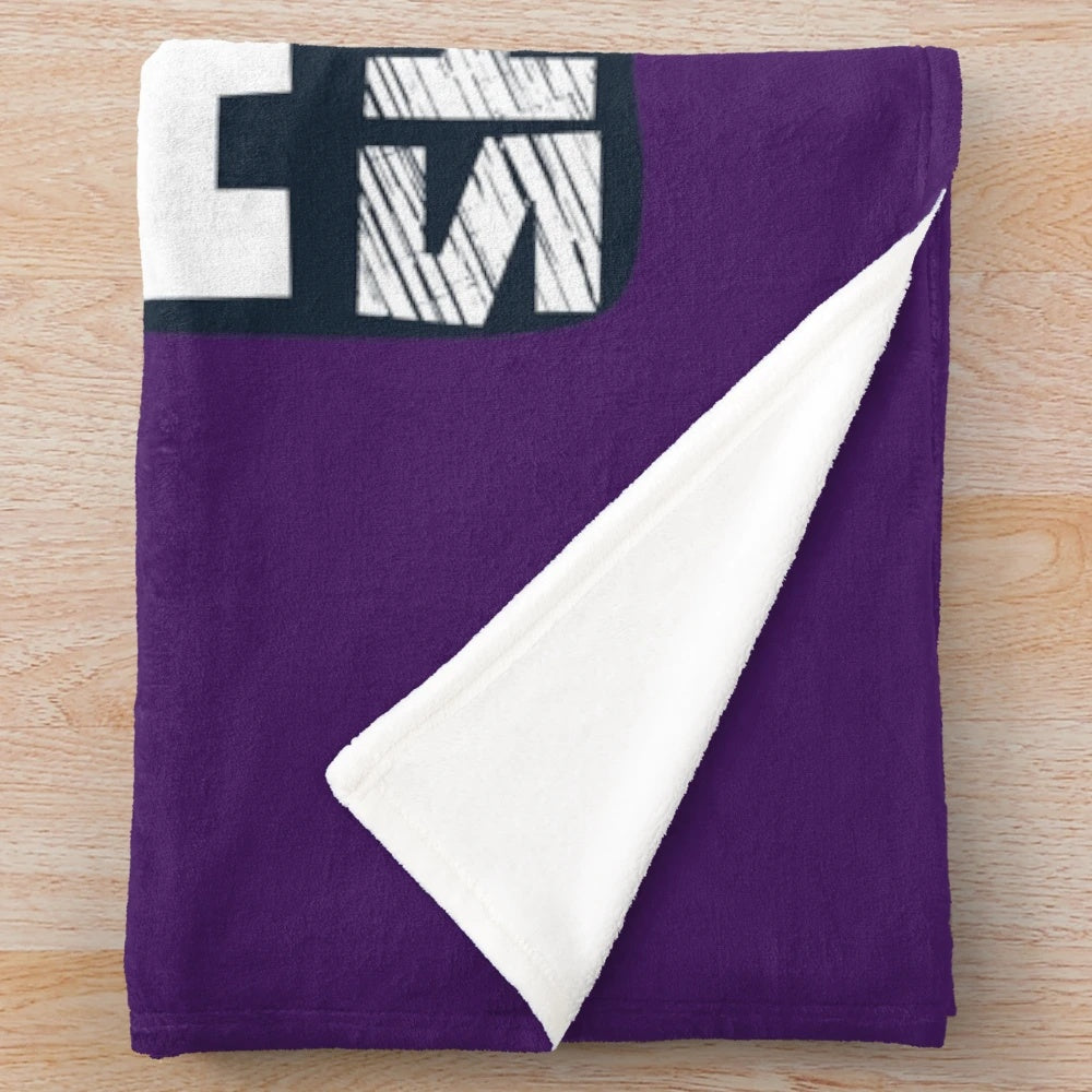 Anime-style plush blanket featuring a girl who loves sketching and drawing