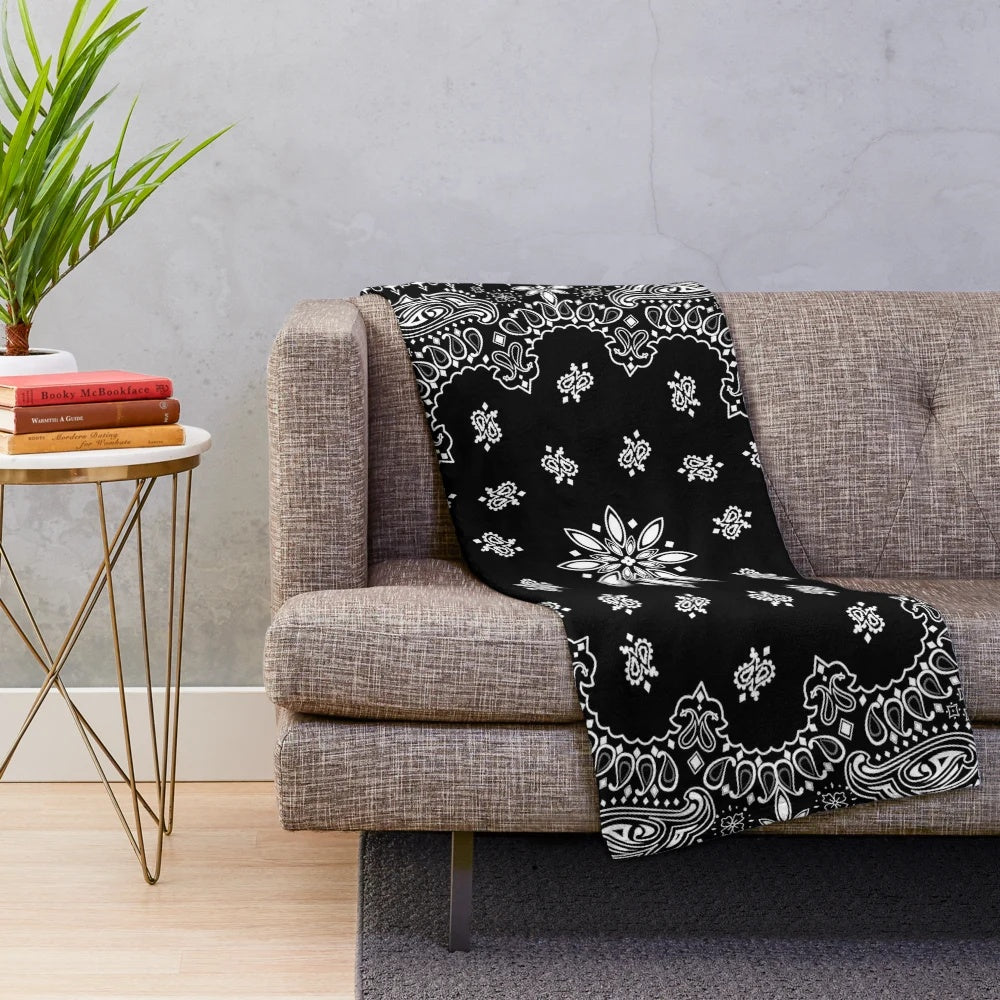 Black bandana pattern plush blanket