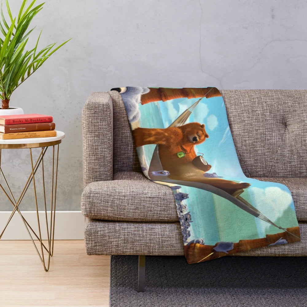 Grizzy and the Lemmings holiday-themed plush blanket