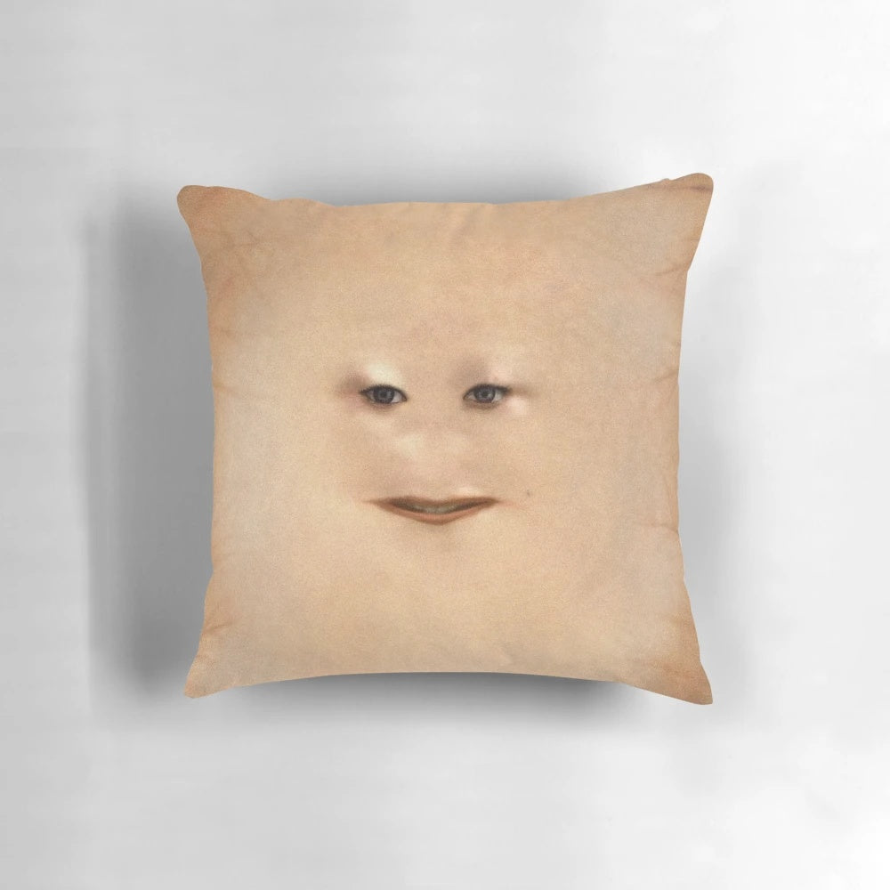 Cassandra moisturizing pillow for a soothing sleep experience