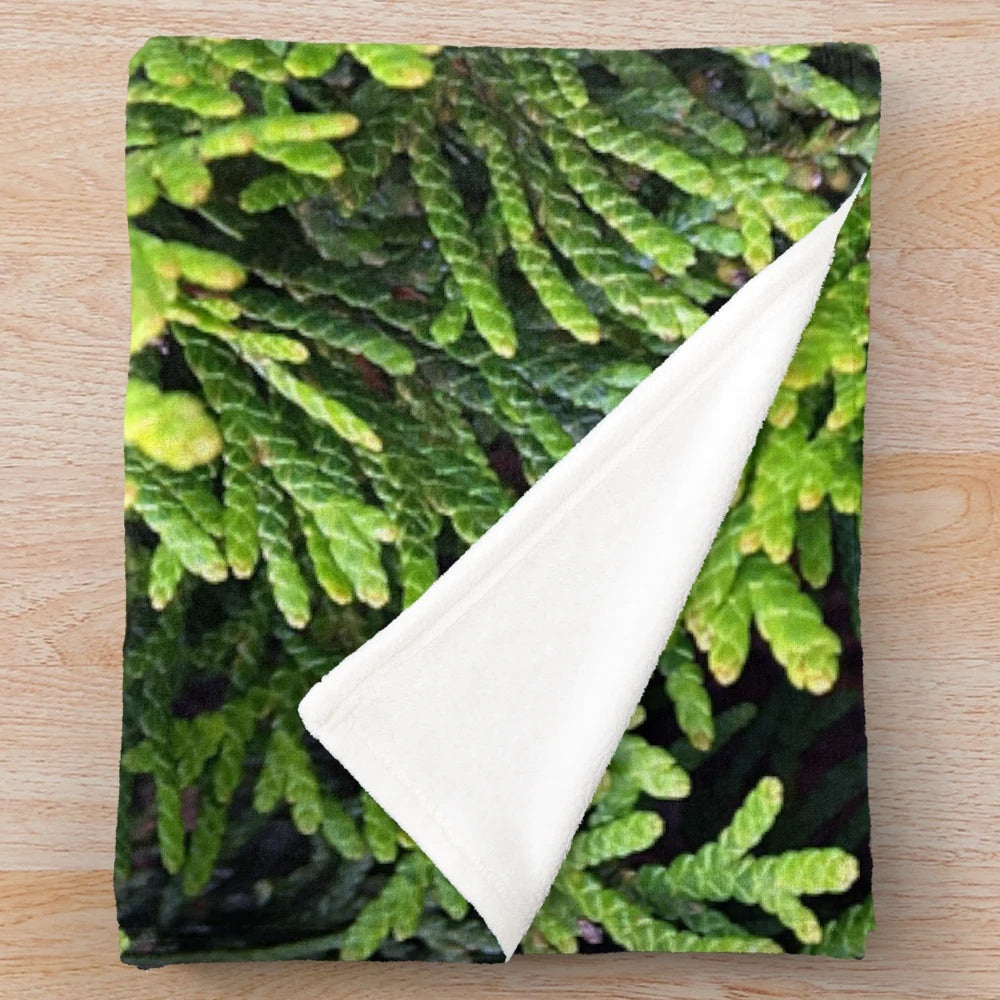 Cedar Plush Blanket with Nature-Inspired Design