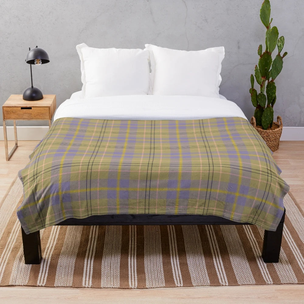 Cozy plush tartan blanket with Celtic design