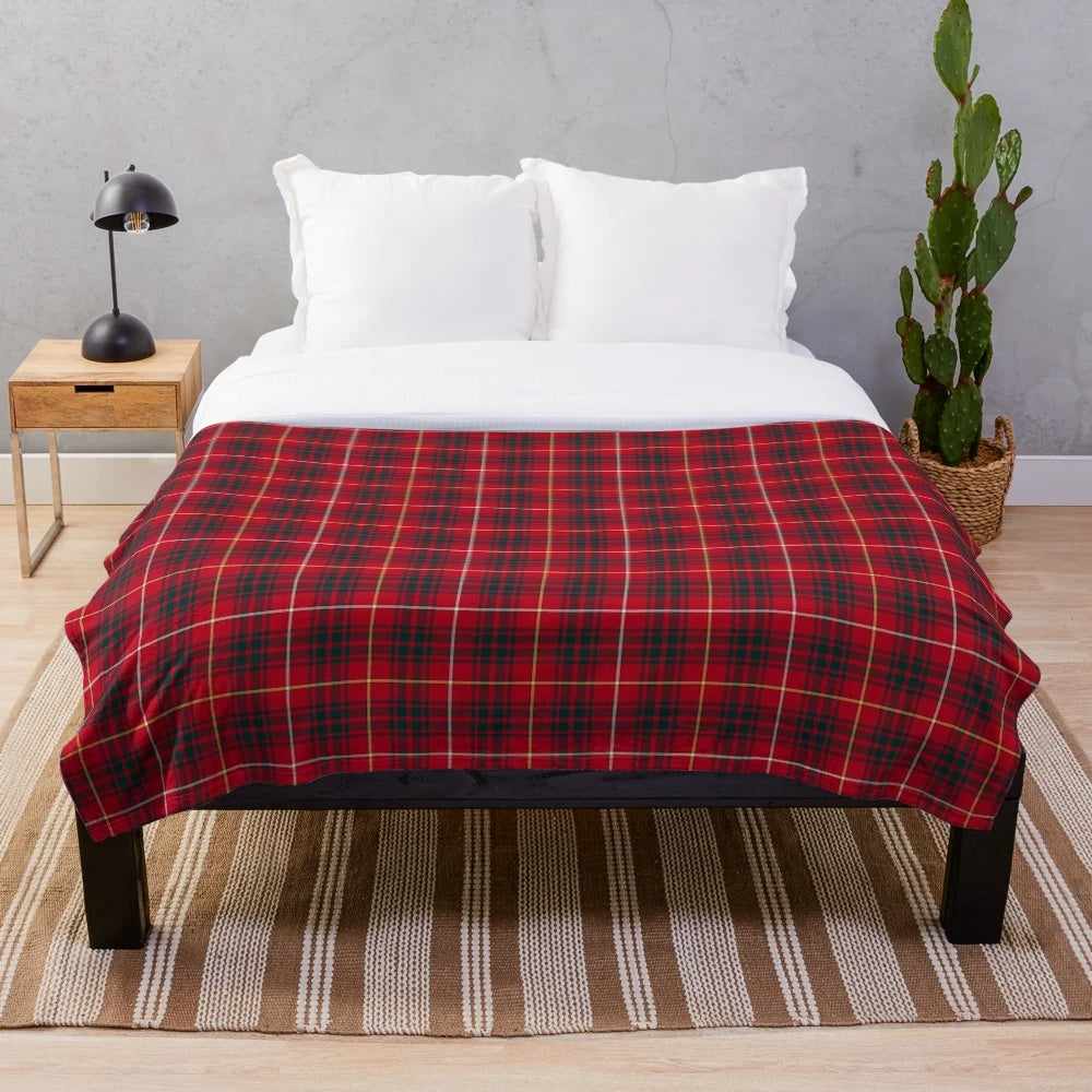 Clan Bruce tartan plush blanket with a soft, cozy design