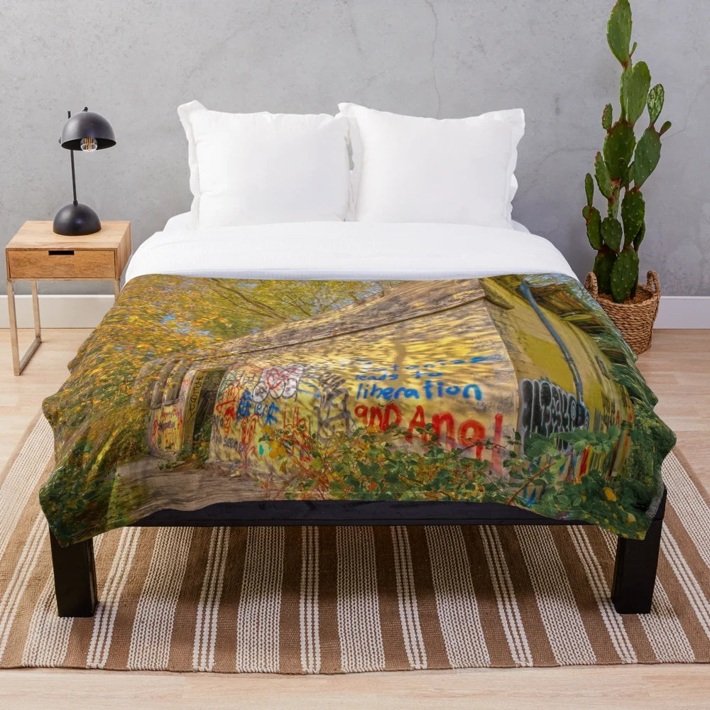 Plush autumn-colored blanket with a warm and soft feel