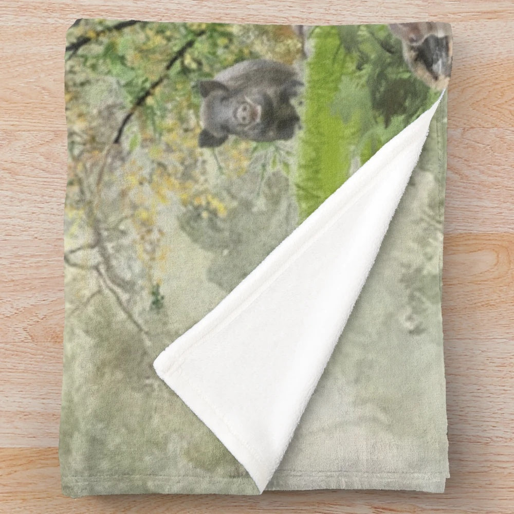 A soft and plush blanket featuring the image of a German Shorthaired Pointer dog