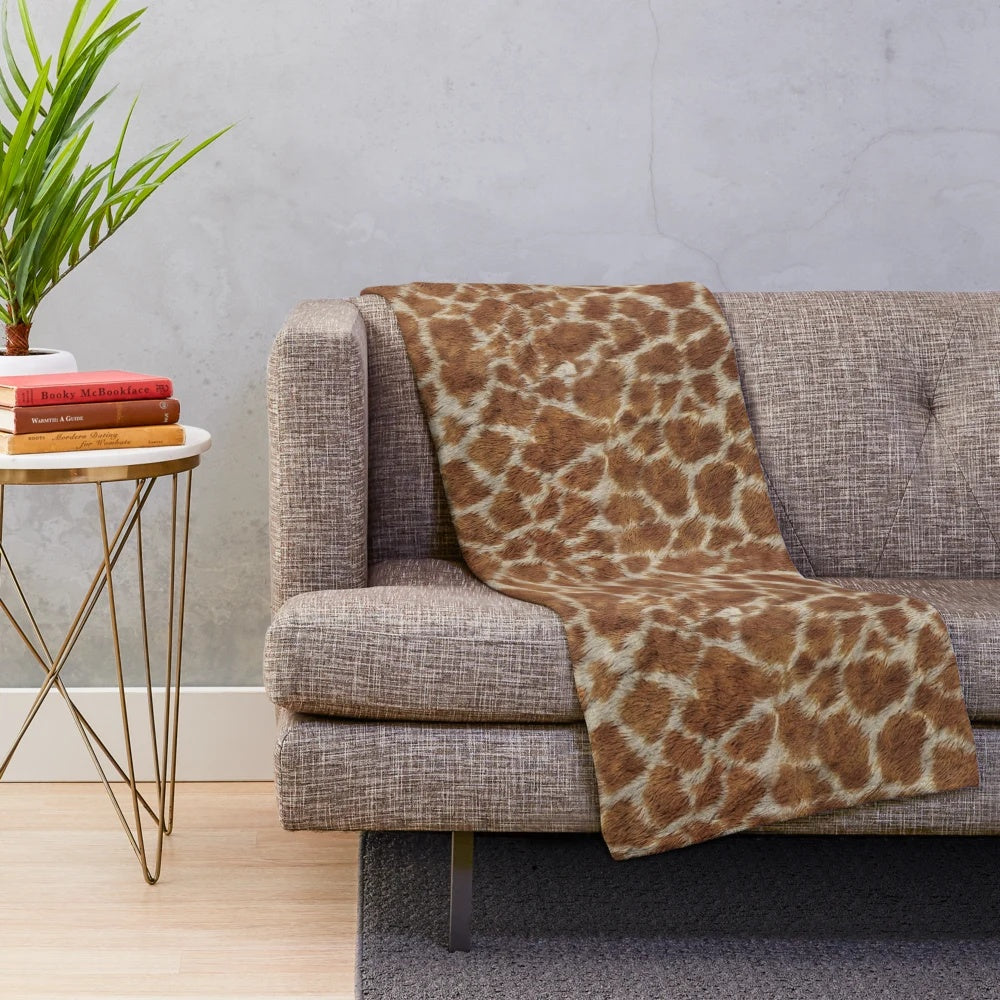 Soft and Comfortable Giraffe Print Plush Blanket