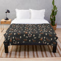 Grey foxes and skull print plush blanket