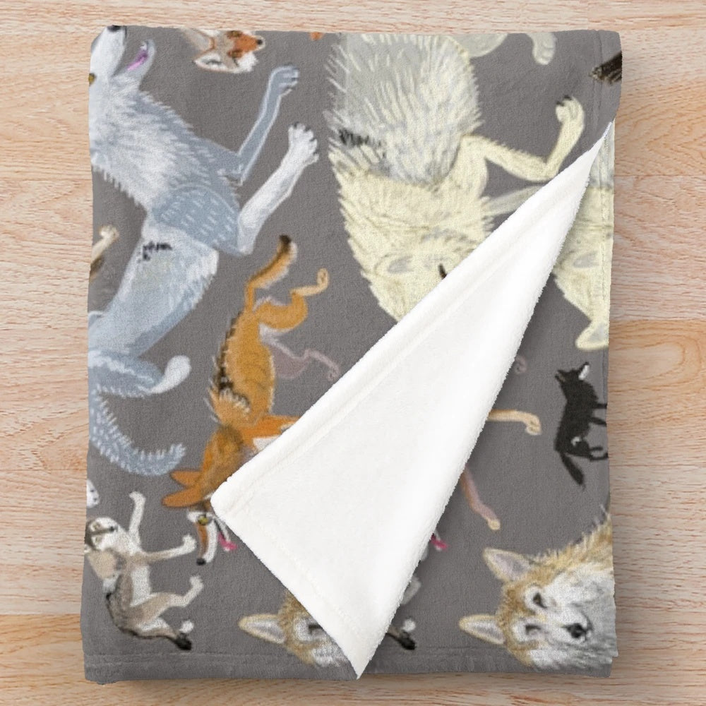 Grey wolf plush blanket with wolf pattern design