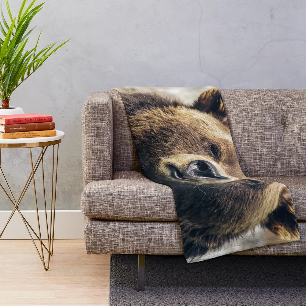 Grizzly bear plush blanket with soft, high-quality material