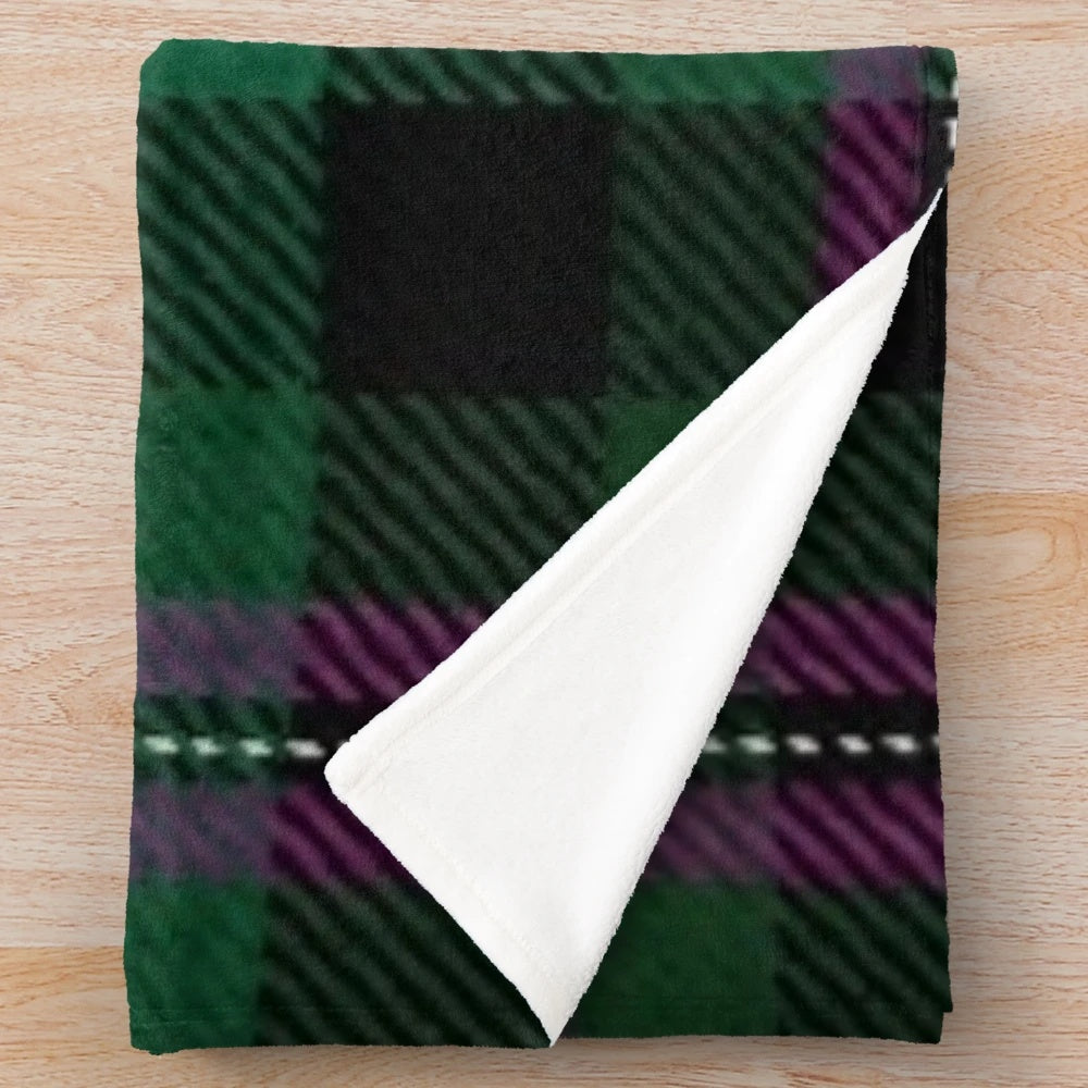 Hibernian tartan plush blanket