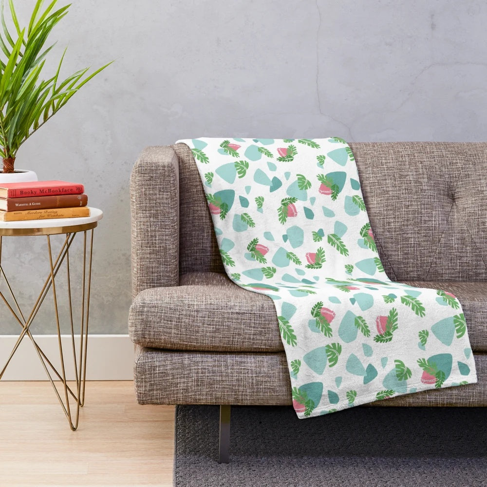 Ivysaur-patterned plush blanket for Pokemon enthusiasts