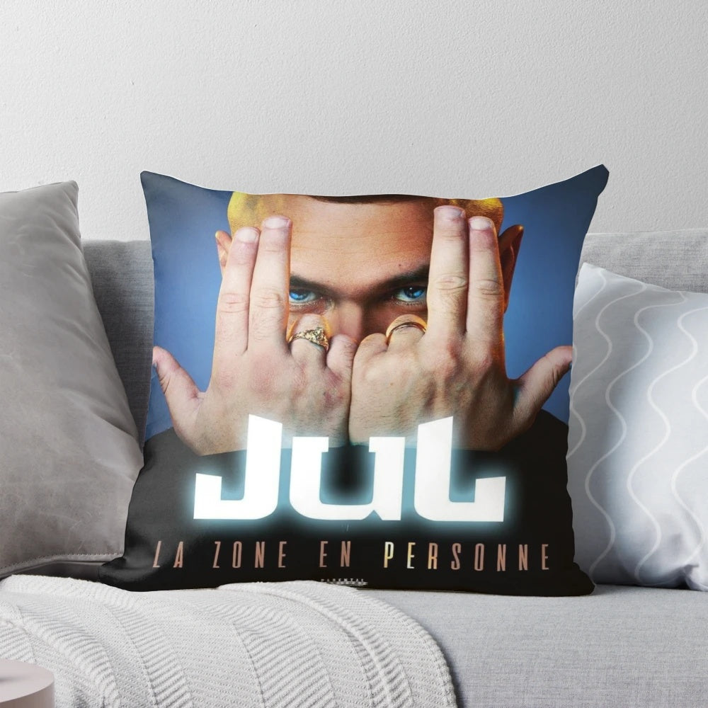 Soft, plush Jul pillow for a cozy and stylish bedroom
