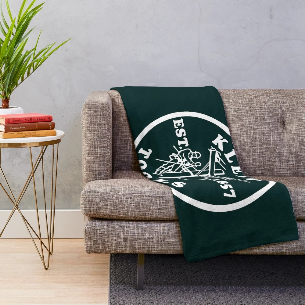 Klein-inspired electrical plush blanket for warmth and comfort